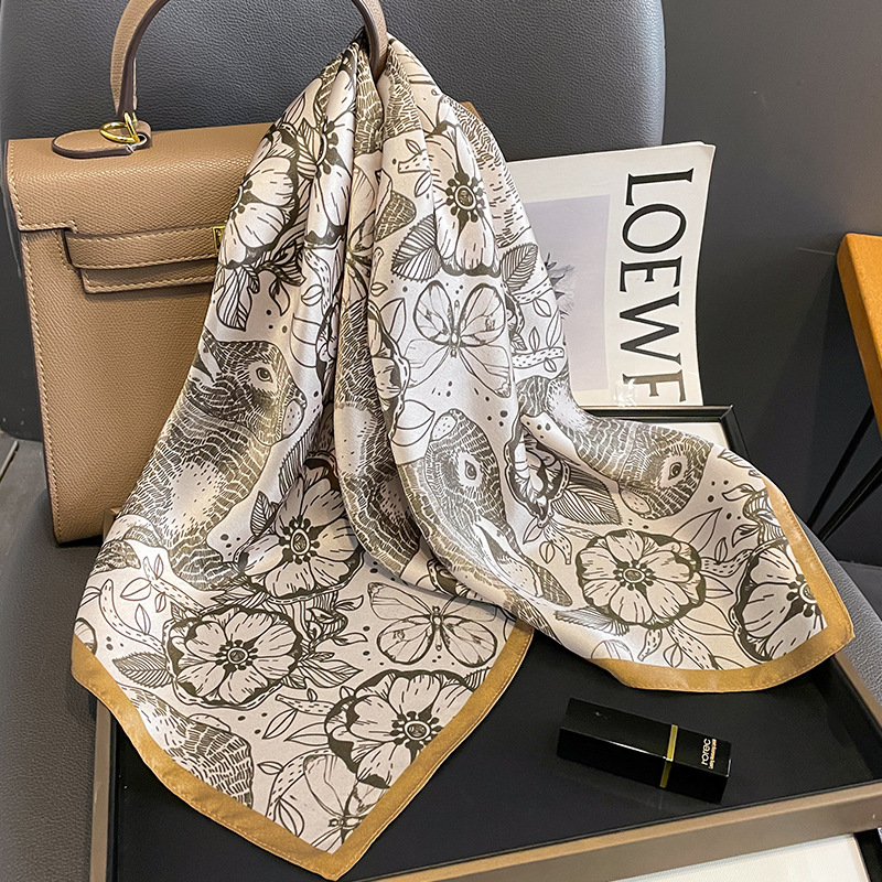 Syal Persegi Sutra Asli 100% M - Women Accessories Brands ulasan dan harga